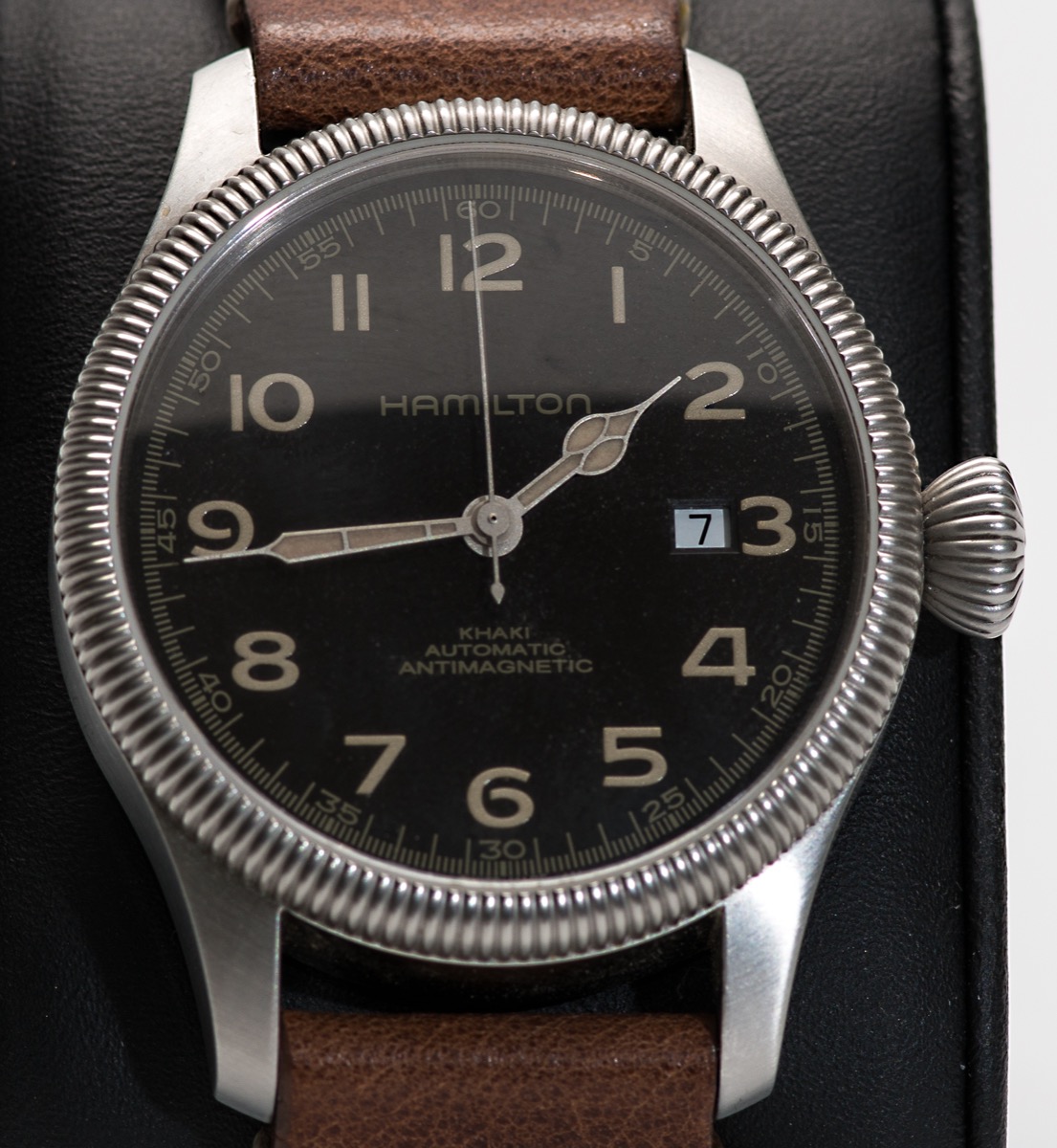 Hamilton Khaki Field, uno de los relojes más representativos con Sellita SW200 (compatible ETA 2824-2)